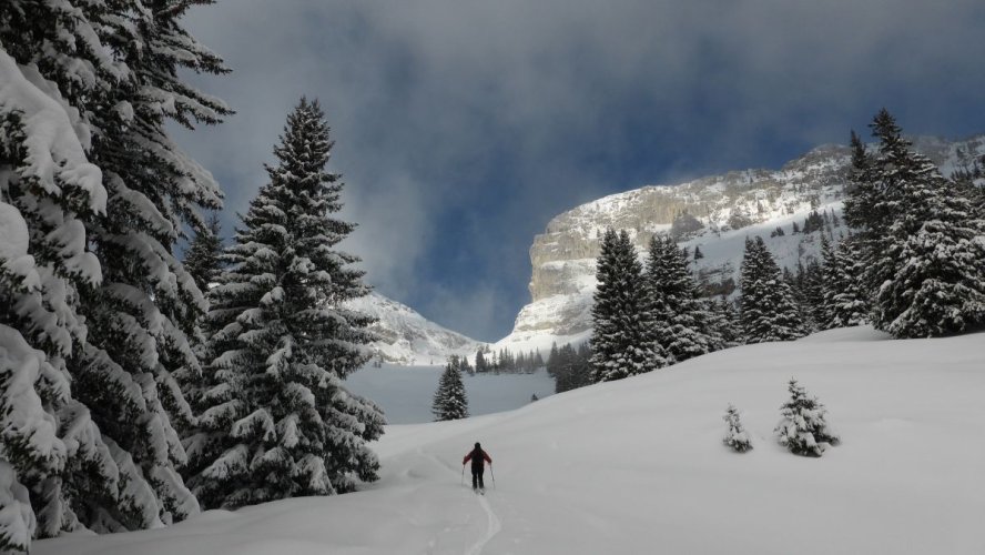 Ski de randonnée au col d'Encrenaz en janvier