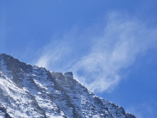Un splendide Mont-Blanc début juin, l'aiguille du Goûter encore enneigée mais pas pour longtemps