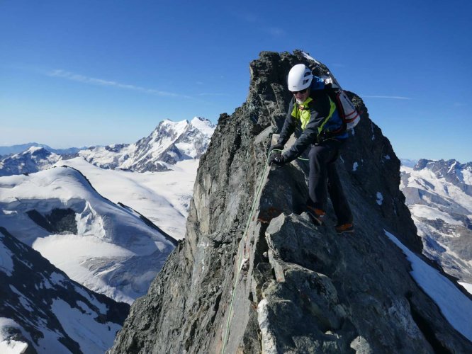 Sur l'arête Nord du Rimpfischhorn début août