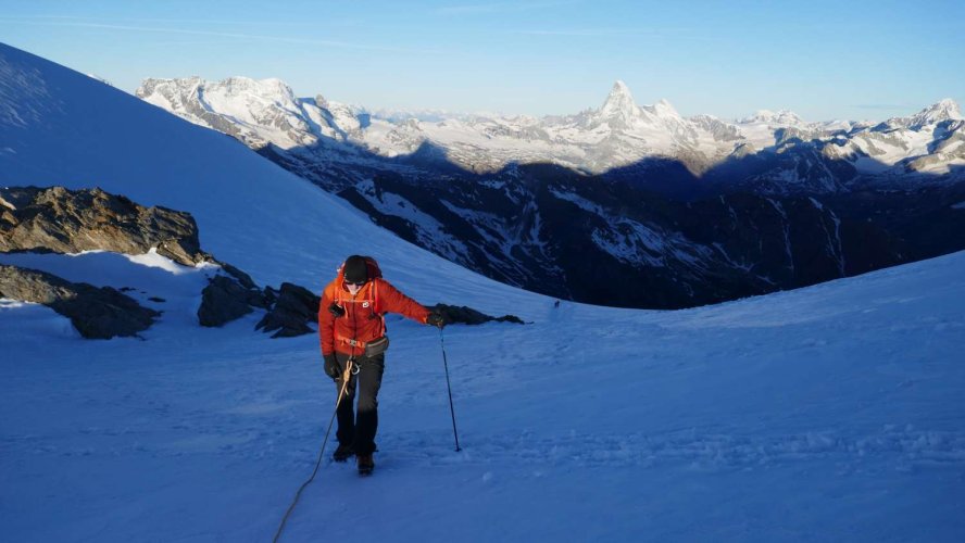 Montée à l'Alphubel début juillet