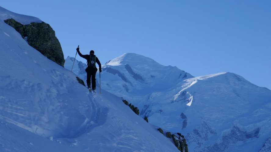 Le Mont-Blanc en toile de fond entre Cornu et Glière
